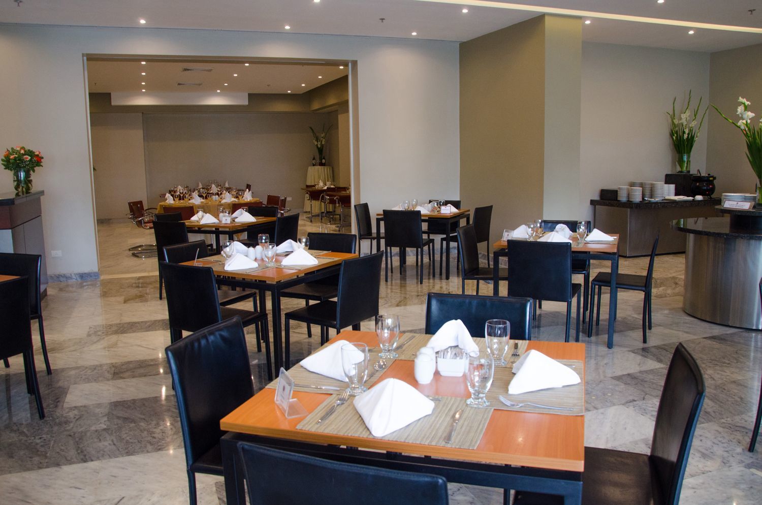 Hotel Paseo De Las Mercedes Каракас Экстерьер фото