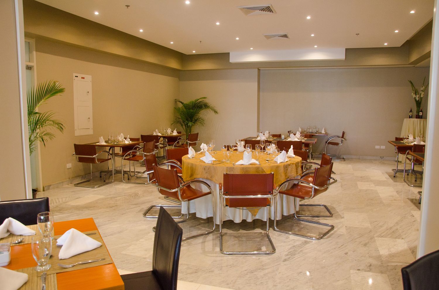 Hotel Paseo De Las Mercedes Каракас Экстерьер фото